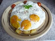 Eiergerichte : Bratkartoffeln mit Spiegelei - Rezept