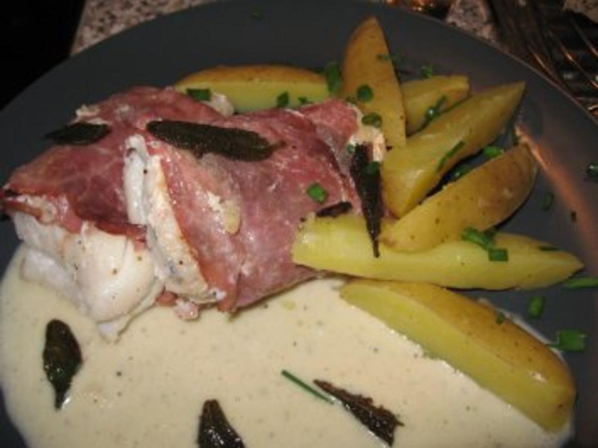 Kabeljau-Saltimbocca mit Schnittlauchkartoffeln auf Weißweinschaum ...