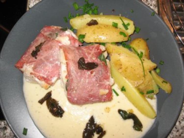 Kabeljau-Saltimbocca mit Schnittlauchkartoffeln auf Weißweinschaum ...