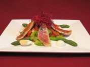 Salat vom grünen Spargel mit Trüffelvinaigrette und gebratenem Rotbarbenfilet - Rezept