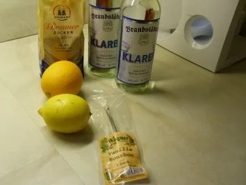 Rezept: Hagebuttenlikör Bild Nr. 4 Hagebuttenlikör - Rezept - Bild Nr. 4