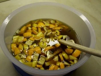 Rezept: Hagebuttenlikör Bild Nr. 5 Hagebuttenlikör - Rezept - Bild Nr. 5