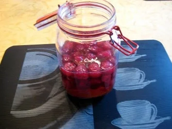 Himbeer - Weinessig selbstgemacht für meine Frau - Rezept