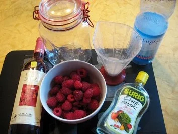Himbeer - Weinessig selbstgemacht für meine Frau - Rezept - Bild Nr. 2