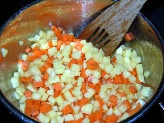 Zitronengras-Hackspieße mit Kartoffel-Karotten-Fenchel-Gemüse - Rezept - Bild Nr. 5