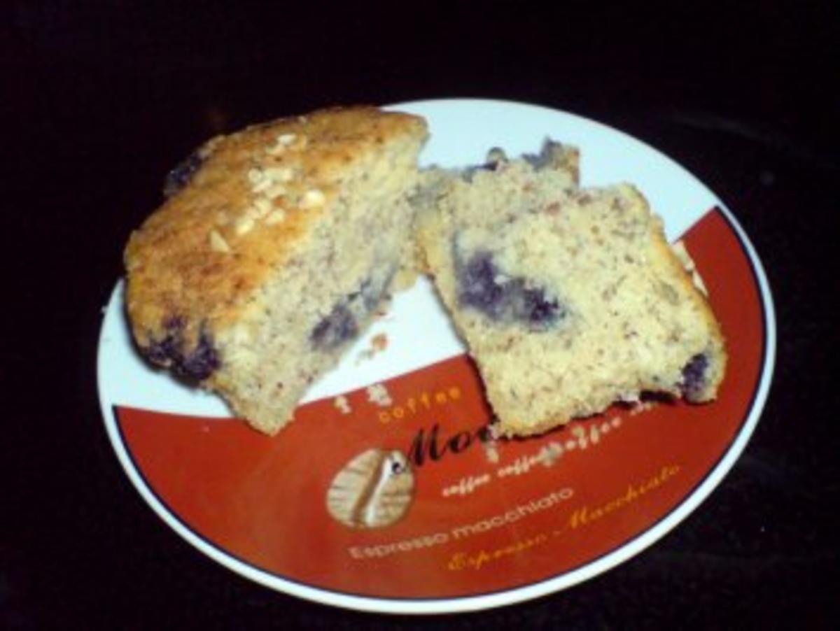 Nuss-Muffin mit Blaubeeren - Rezept - Bild Nr. 2