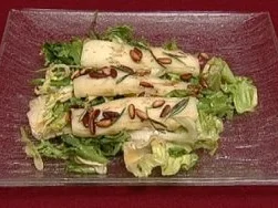 Rezept: Ziegenkäse auf Salat mit Honigdressing (Peter Großmann) Ziegenkäse auf Salat mit Honigdressing (Peter Großmann) - Rezept