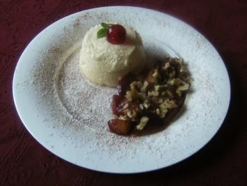 Pot de Créme mit Amaretto - Zimt - Pflaumen - Rezept