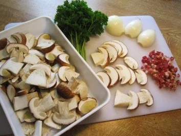 Rezept: Steinpilze mit Rotwein, dazu Spätzle Bild Nr. 2 Steinpilze mit Rotwein, dazu Spätzle - Rezept - Bild Nr. 2