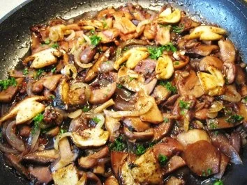 Rezept: Steinpilze mit Rotwein, dazu Spätzle Bild Nr. 5 Steinpilze mit Rotwein, dazu Spätzle - Rezept - Bild Nr. 5