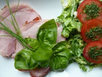 Rezept: Burgunder - Rollbraten mit Ahornsirup-Kruste an grünem Salat Bild Nr. 2 Burgunder - Rollbraten mit Ahornsirup-Kruste an grünem Salat - Rezept - Bild Nr. 2