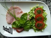 Burgunder - Rollbraten mit Ahornsirup-Kruste an grünem Salat - Rezept