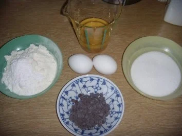 Rezept: Eierlikörkuchen I mit Schokotröpfchen Bild Nr. 2 Eierlikörkuchen I mit Schokotröpfchen - Rezept - Bild Nr. 2