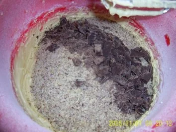 Rezept: Schokoladenkranz mit Nüssen Bild Nr. 3 Schokoladenkranz mit Nüssen - Rezept - Bild Nr. 3