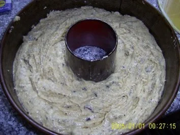 Rezept: Schokoladenkranz mit Nüssen Bild Nr. 4 Schokoladenkranz mit Nüssen - Rezept - Bild Nr. 4