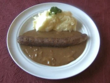 Rezept: Bratwürste mit Köstritzer Schwarzbiersoße Bratwürste mit Köstritzer Schwarzbiersoße - Rezept