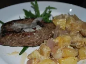 Rezept: Huftsteak mit Rahm-Röstkartoffeln Huftsteak mit Rahm-Röstkartoffeln - Rezept