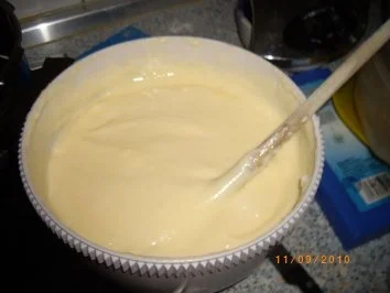 Rezept: Pflaumenkuchen mit Puddingdecke und Hefeteigboden (nach Mama's Rezept !!!) Bild Nr. 3 Pflaumenkuchen mit Puddingdecke und Hefeteigboden (nach Mama's Rezept !!!) - Rezept - Bild Nr. 3