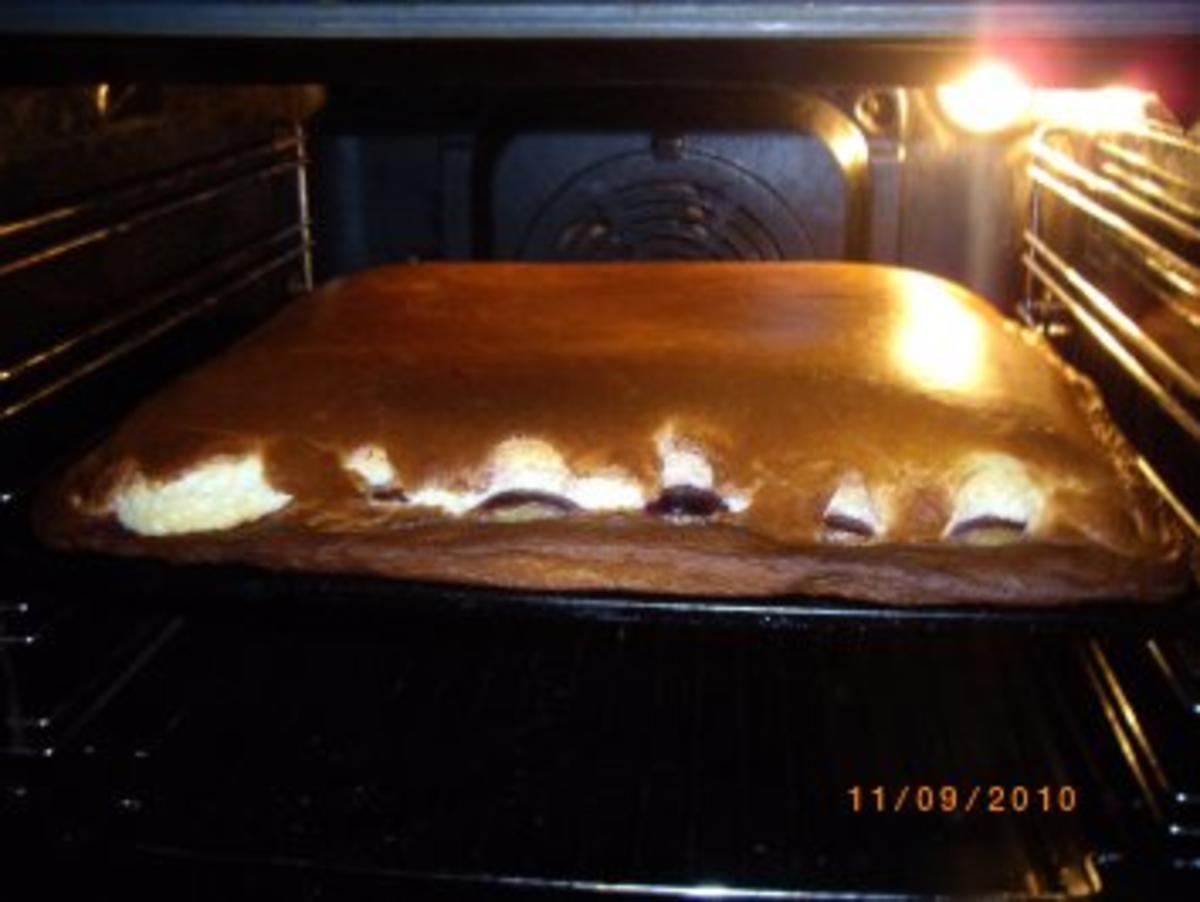 Pflaumenkuchen mit Puddingdecke und Hefeteigboden (nach Mama's Rezept !!!) - Rezept - Bild Nr. 6