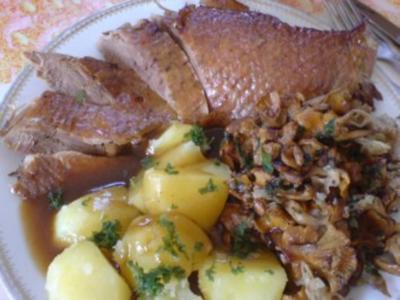 Rezept: Entenbraten mit Waldpilzgemüse Entenbraten mit Waldpilzgemüse - Rezept