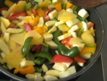 Rezept: Kartoffel-Gemüse- Pfännchen- Bild Nr. 2 Kartoffel-Gemüse- Pfännchen- - Rezept - Bild Nr. 2