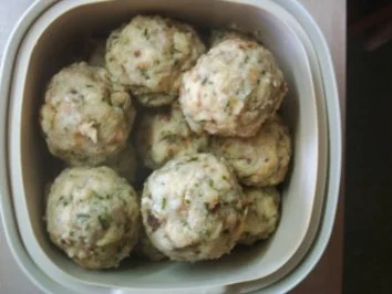 Rezept: Beilagen:Semmelknödel Bild Nr. 9 Beilagen:Semmelknödel - Rezept - Bild Nr. 9