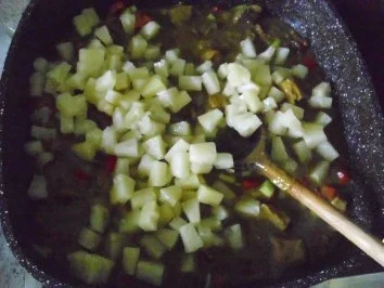 Geschmortes Schweinefleisch in Kokosmilch - Rezept - Bild Nr. 11