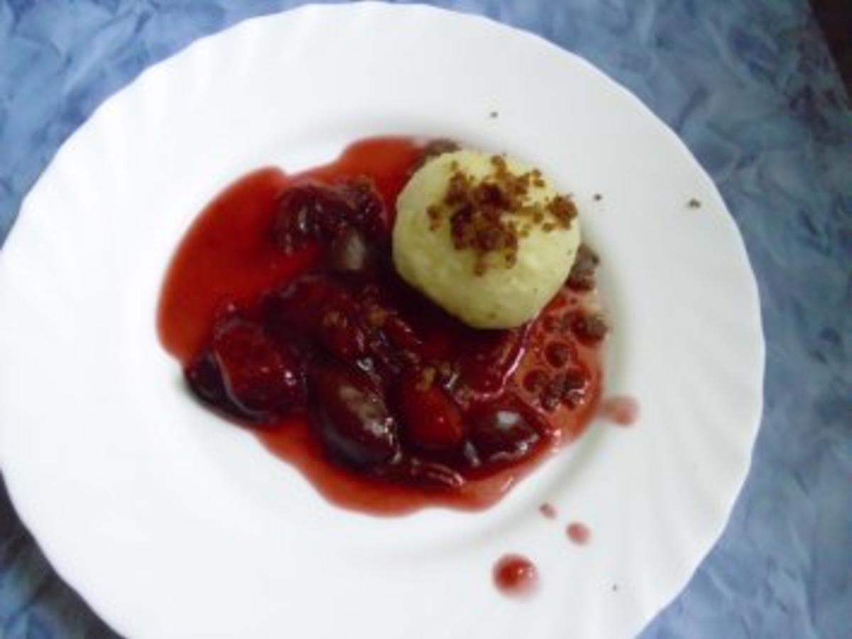 Pflaumenknödel auf Pflaumenröster - einfach - von gabi-63