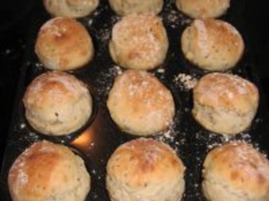 Muffins-Brötchen mit Buttermilch und Leinsamen - Rezept - kochbar.de