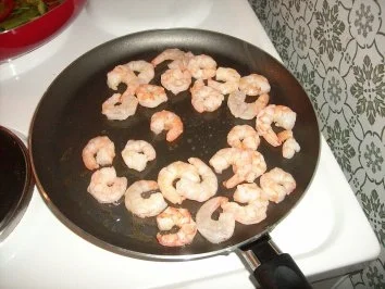 Rezept: Garnelen-Salat, lauwarm Garnelen-Salat, lauwarm - Rezept