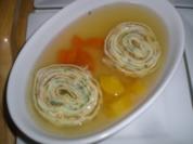 Ochsenschlepp Süppchen Hand in Hand mit Petersilienspiralen - Rezept