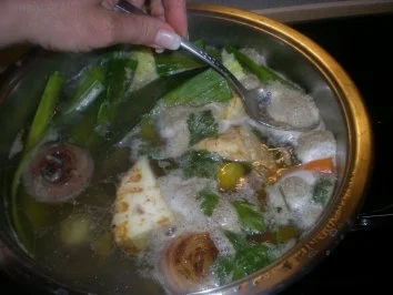 Ochsenschlepp Süppchen Hand in Hand mit Petersilienspiralen - Rezept - Bild Nr. 4