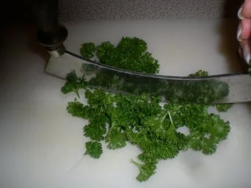 Rezept: Petersilienspiralen ( in der Ochsenschlepp Suppe) Bild Nr. 2 Petersilienspiralen ( in der Ochsenschlepp Suppe) - Rezept - Bild Nr. 2