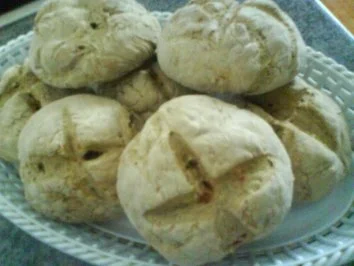 Rezept: Mediterrane Vollkornbrötchen Mediterrane Vollkornbrötchen - Rezept