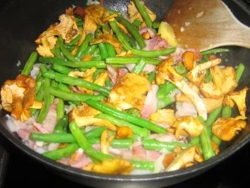 Rezept: Bohnen-Pfifferling-Topf Winzerart Bild Nr. 4 Bohnen-Pfifferling-Topf Winzerart - Rezept - Bild Nr. 4