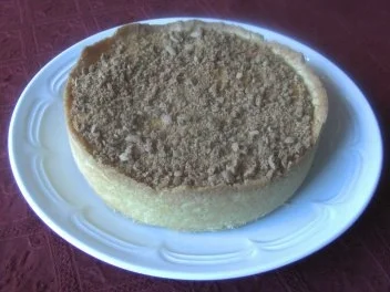 Rezept: Kleiner Käsekuchen mit beschwipsten Rosinen Kleiner Käsekuchen mit beschwipsten Rosinen - Rezept