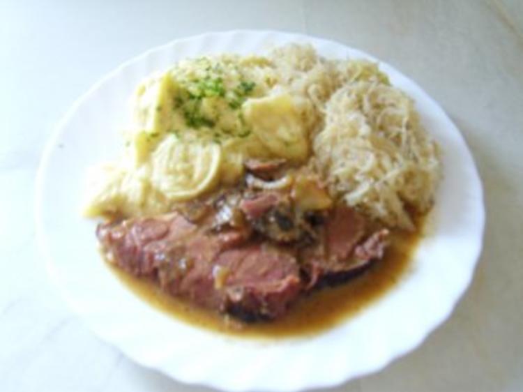 Kasselerbraten aus der Röhre mit Kartoffelpürree und Sauerkraut ...