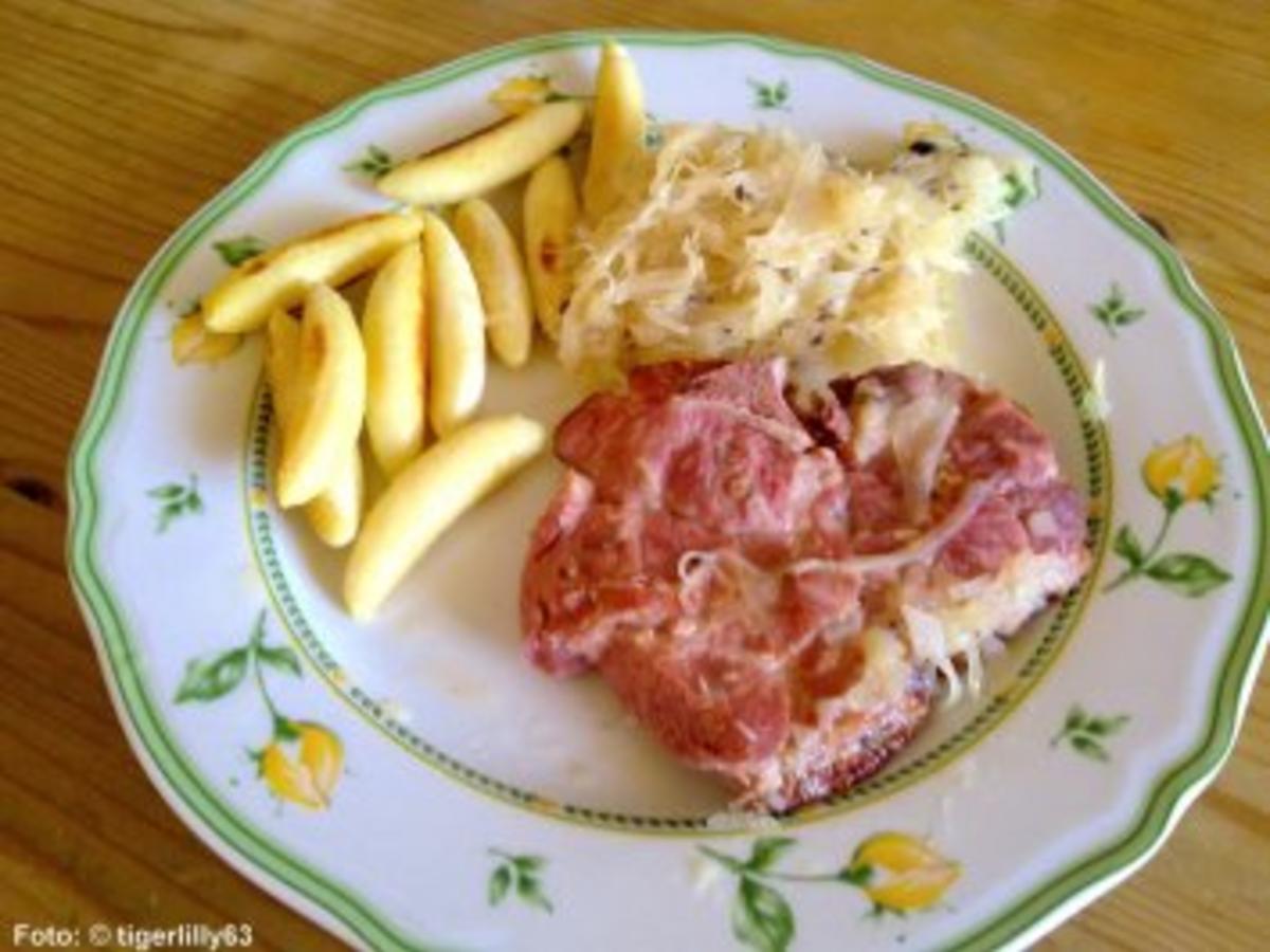 Kasseler auf Sauerkraut - einfach - von tigerlilly63