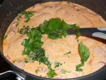 Rezept: Würstchengulasch mit Spaghetti Bild Nr. 2 Würstchengulasch mit Spaghetti - Rezept - Bild Nr. 2