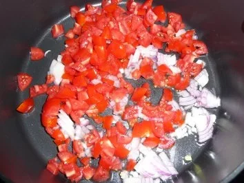 Rezept: Würstchengulasch mit Spaghetti Bild Nr. 6 Würstchengulasch mit Spaghetti - Rezept - Bild Nr. 6