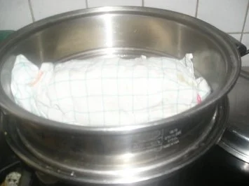 Serviettenknödel mit Eierschwammerlsauce (Pfifferlinge) - Rezept - Bild Nr. 7