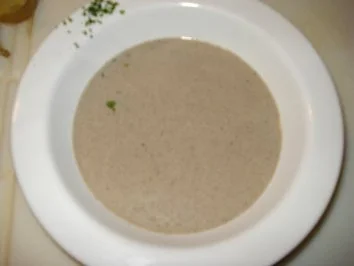 Champignoncreme mit geröstetem Speck - Rezept