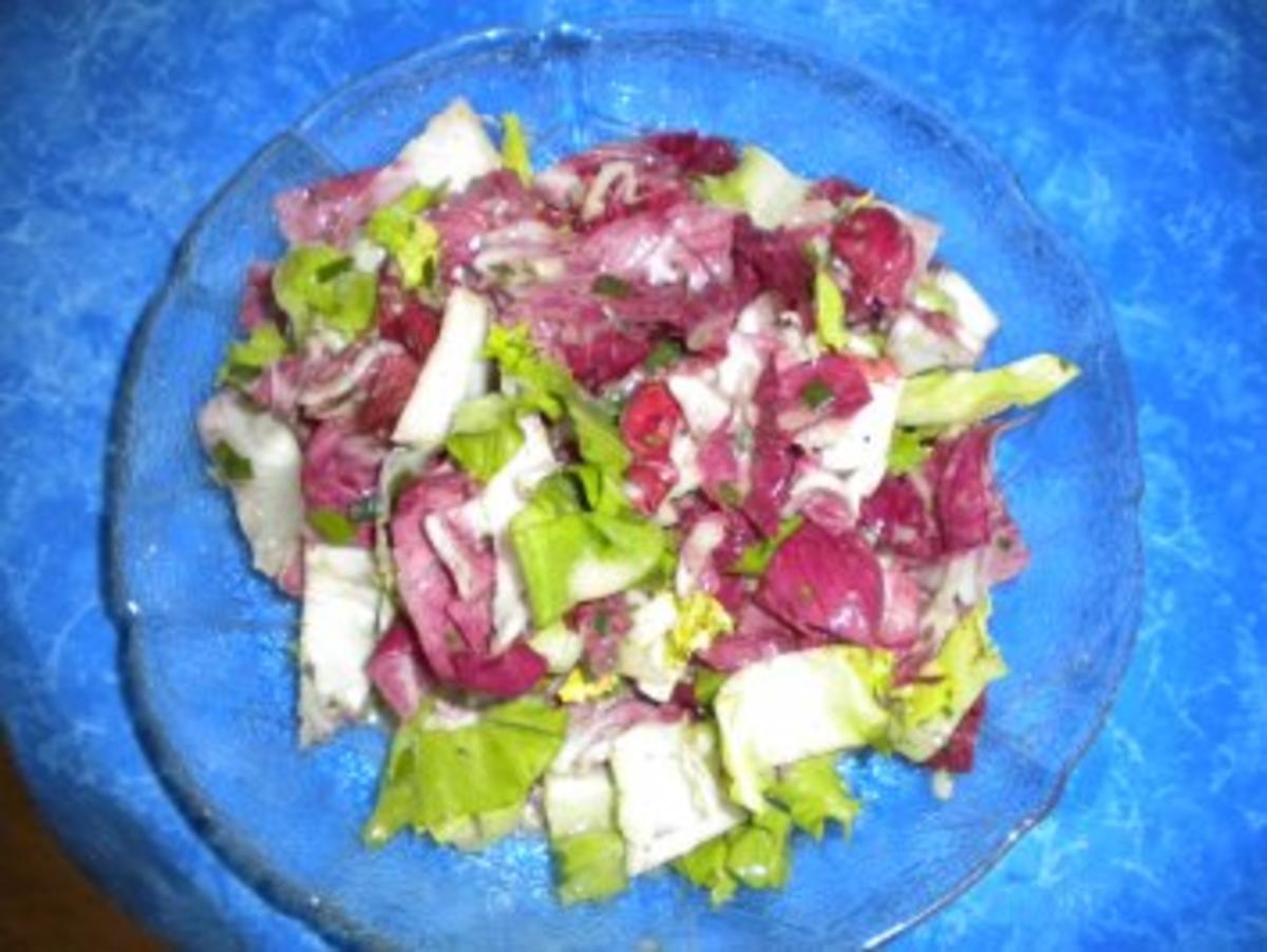 gefüllte Zuchetti mit Salat - Rezept