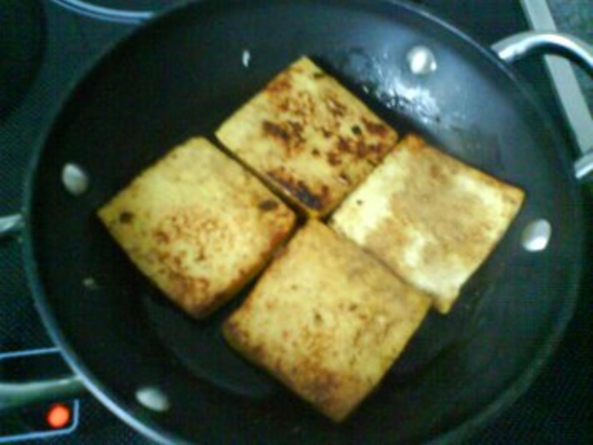 Tofu in würziger Marinade gebraten - einfach - 136 kcal/100g