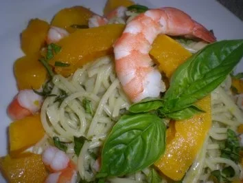 Spaghetti mit Pestosauce, Kürbis und Scampis - Rezept - Bild Nr. 7