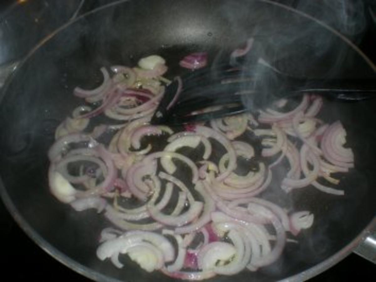 Spaghetti mit Pestosauce, Kürbis und Scampis - Rezept - Bild Nr. 4