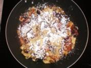 Kaiserschmarn mit Äpfeln, Rosinen und Vanillesoße - Rezept
