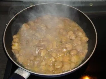 Rezept: Nudeln in Champignonrahm mit Hackbällchen Bild Nr. 4 Nudeln in Champignonrahm mit Hackbällchen - Rezept - Bild Nr. 4