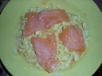 Nudeln: Nudeln mit Räucherlachs und Kondensmilchsoße XD - Rezept - Bild Nr. 2