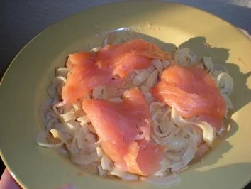 Nudeln: Nudeln mit Räucherlachs und Kondensmilchsoße XD - Rezept